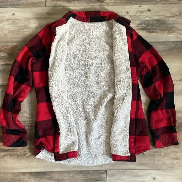 ⭐️3 FOR $15⭐️
Fleece lined plaid flannel jacket - Picture 2 of 2